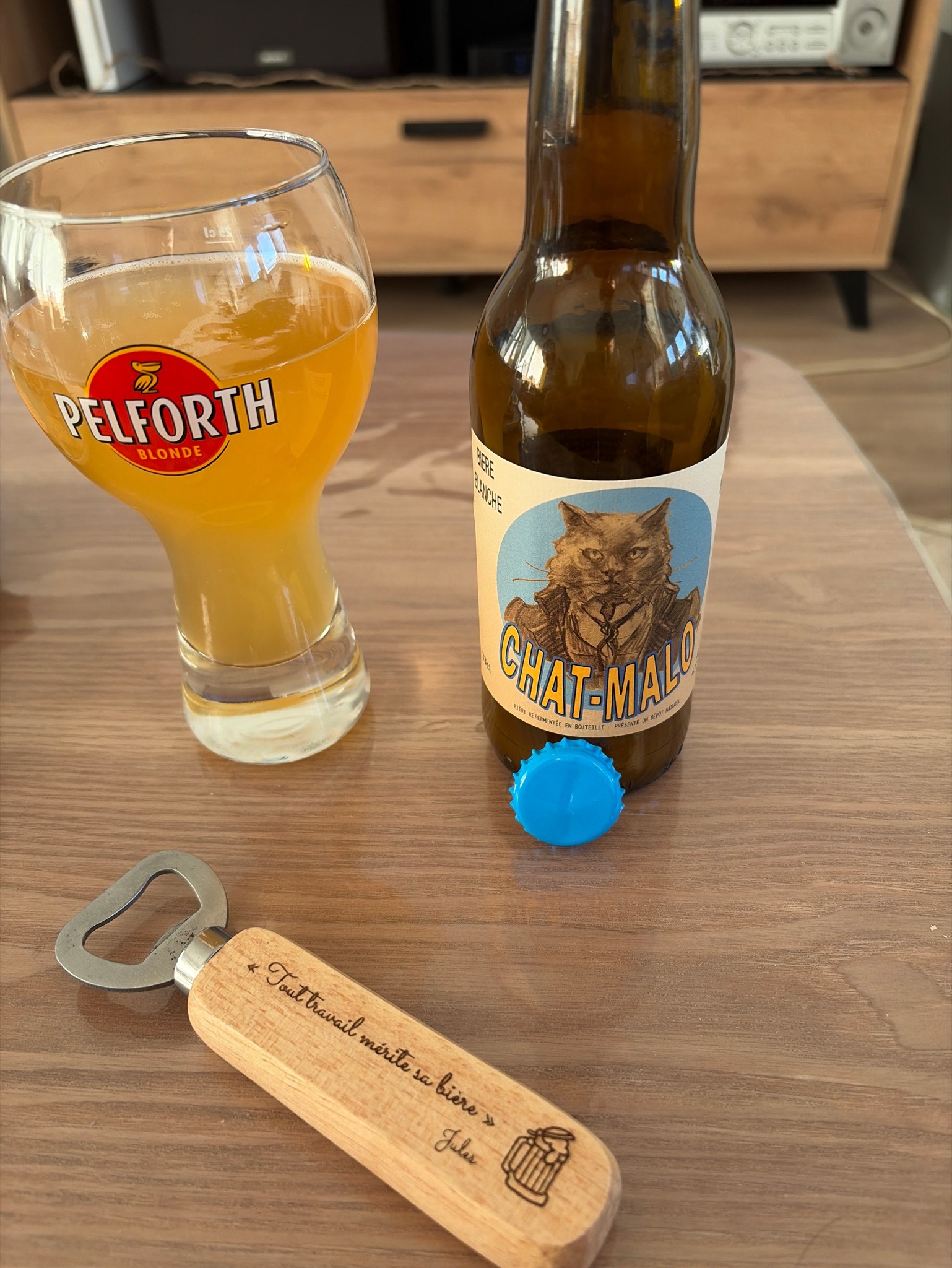Chat-malo blanche, Brasserie D'Émeraude