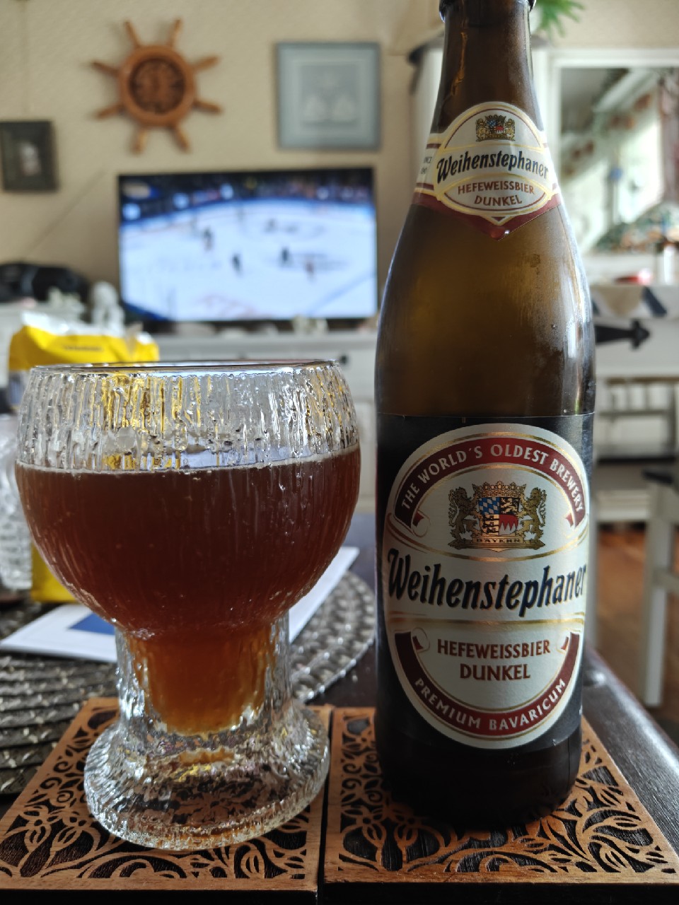 Weihenstephaner Hefeweissbier Dunkel, Germany