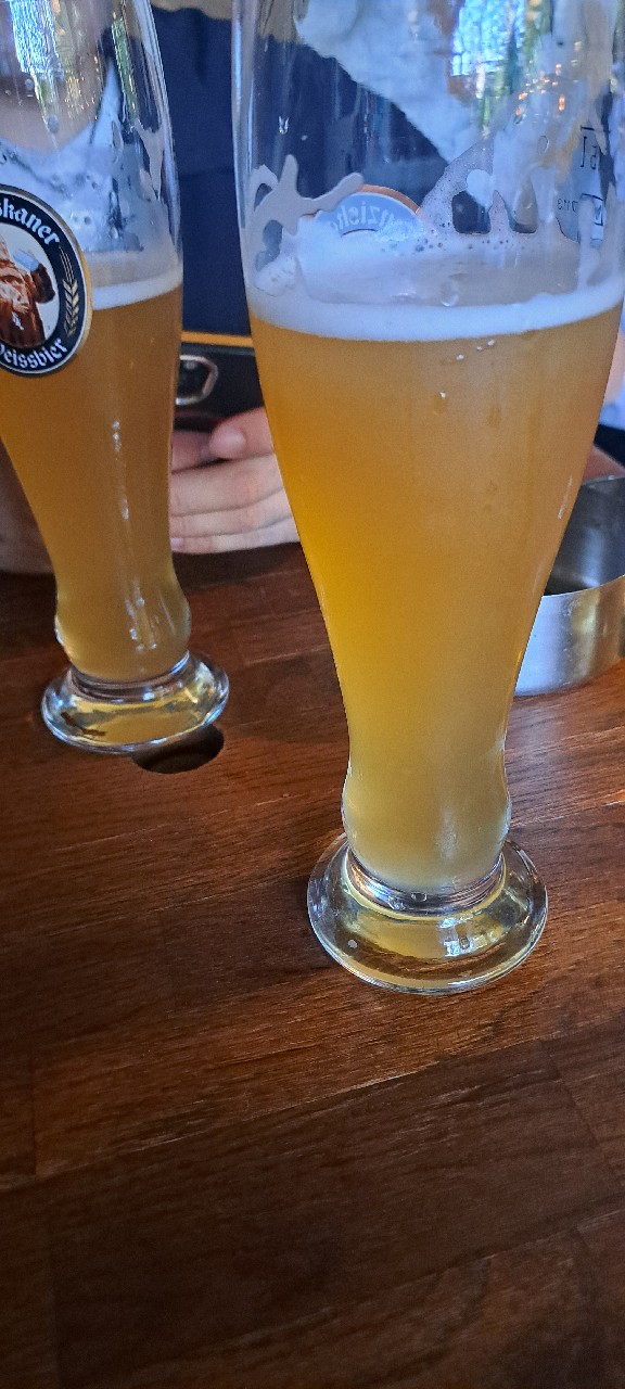 Tucher Helles Hefe Weizen, Tucher Bräu