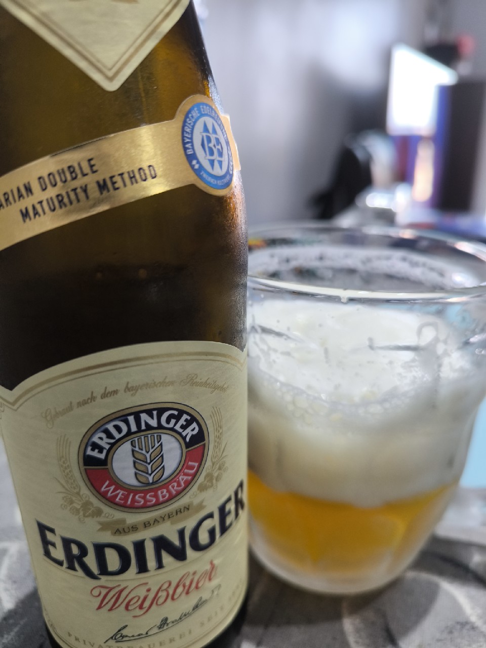 Erdinger Weißbier / Hefe-Weizen, Erdinger Weissbräu