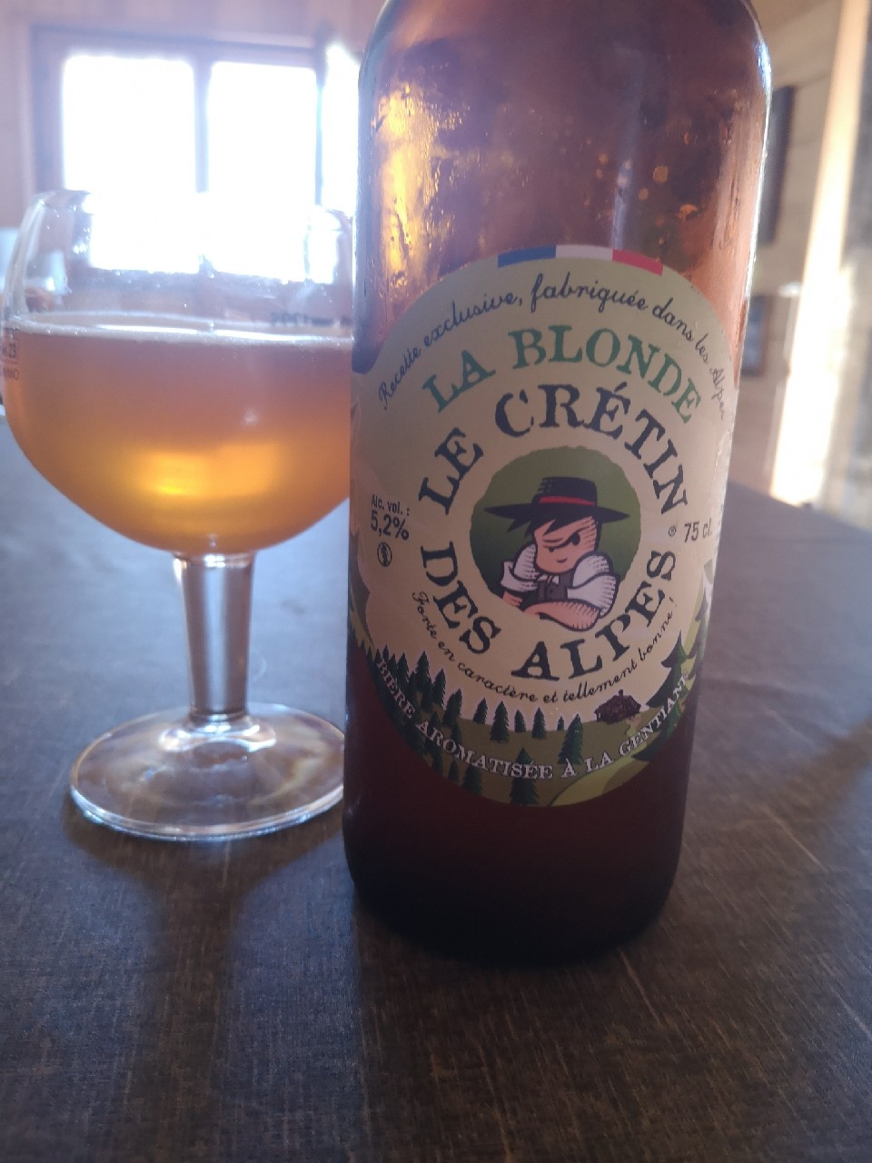 La Blonde D'Alpages, Le Crétin Des Alpes