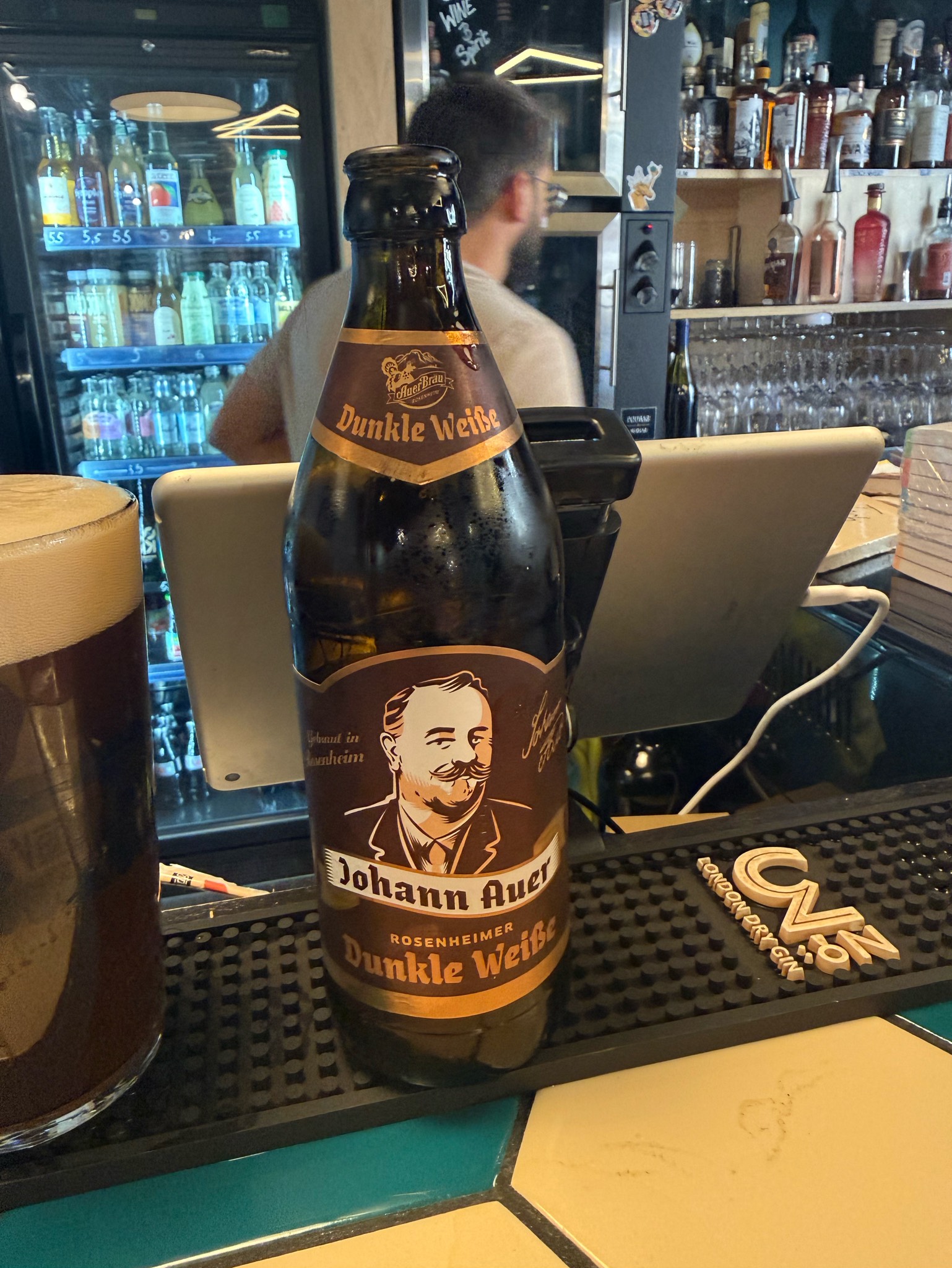 Johann Auer Rosenheimer Dunkle Weiße, Auerbräu Rosenheimer Spezialitätenbrauerei (Paulaner Brauerei)
