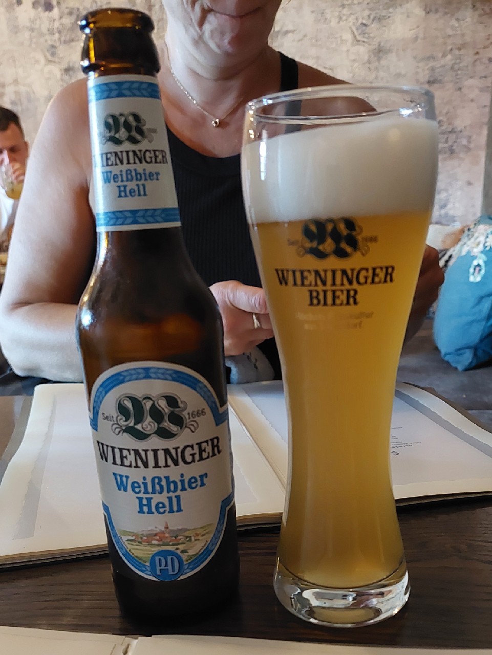 Wieninger Weißbier Hell / Hefe Weizen, Privatbrauerei M.C. Wieninger