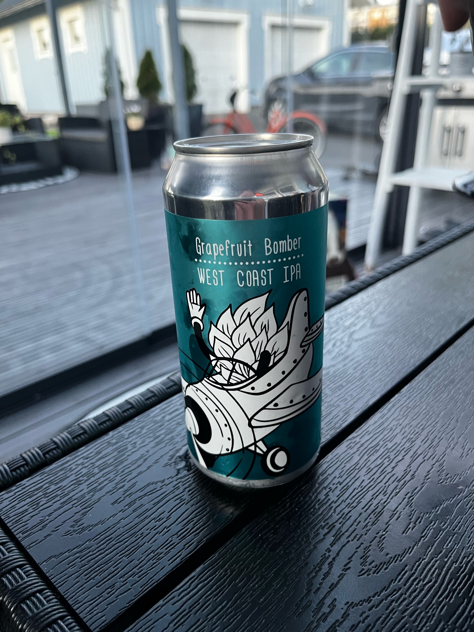 Grapefruit Bomber, Finland