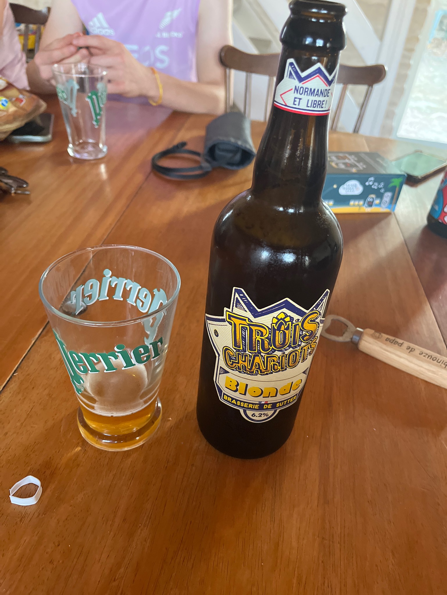 Trois Chariots Blonde, France