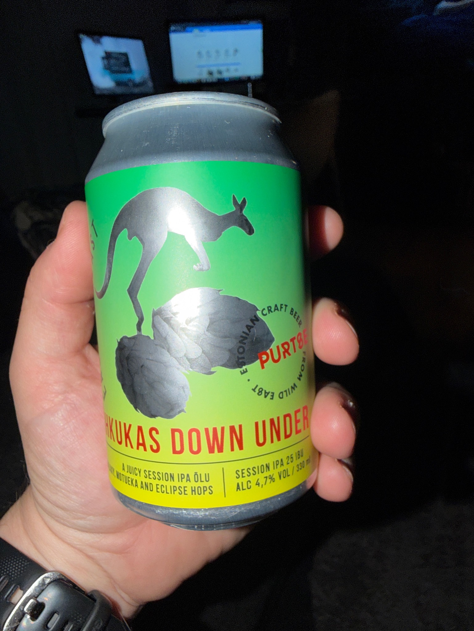 Kähkukas Down Under, Estonia