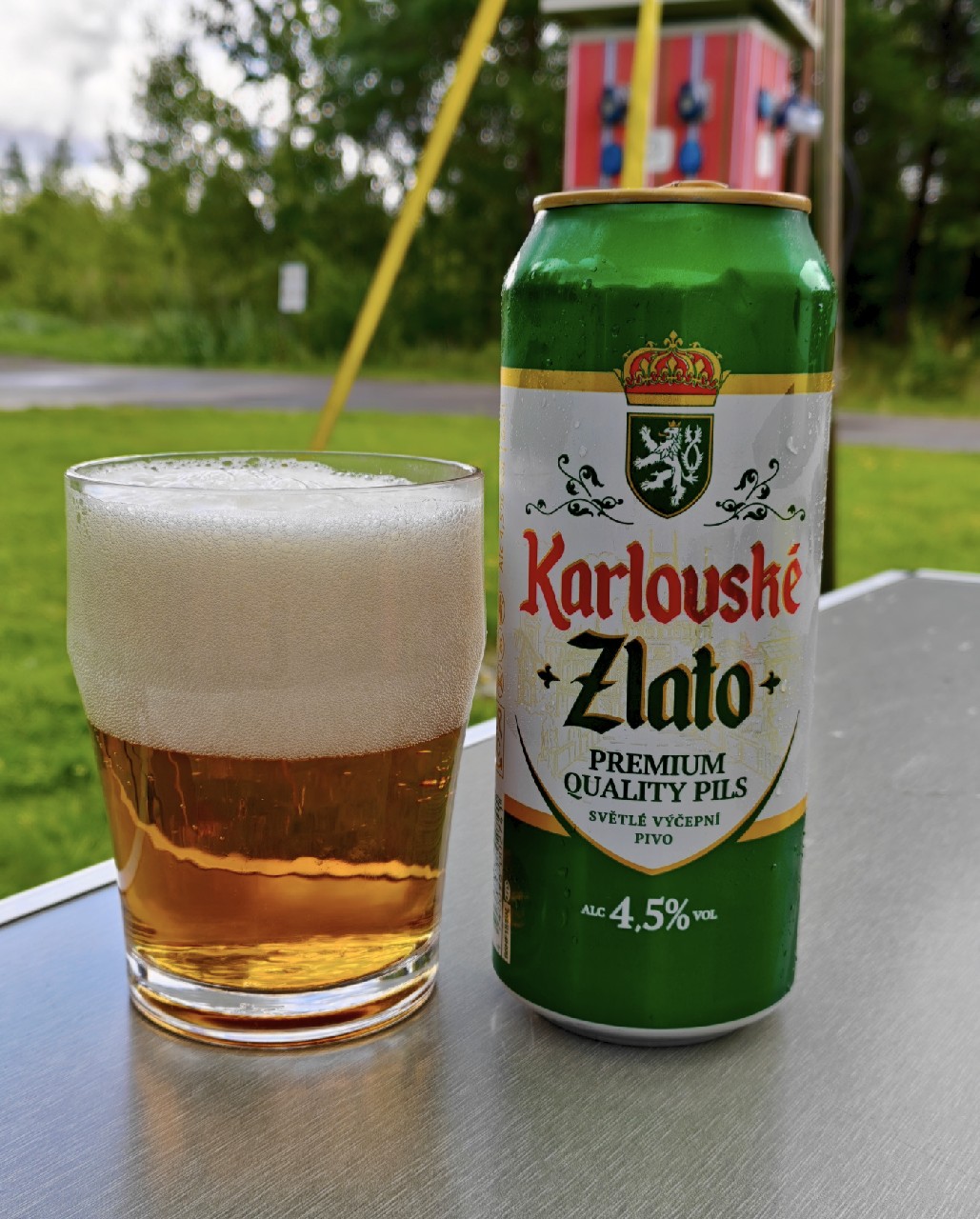 Karlovské Zlato, Estonia