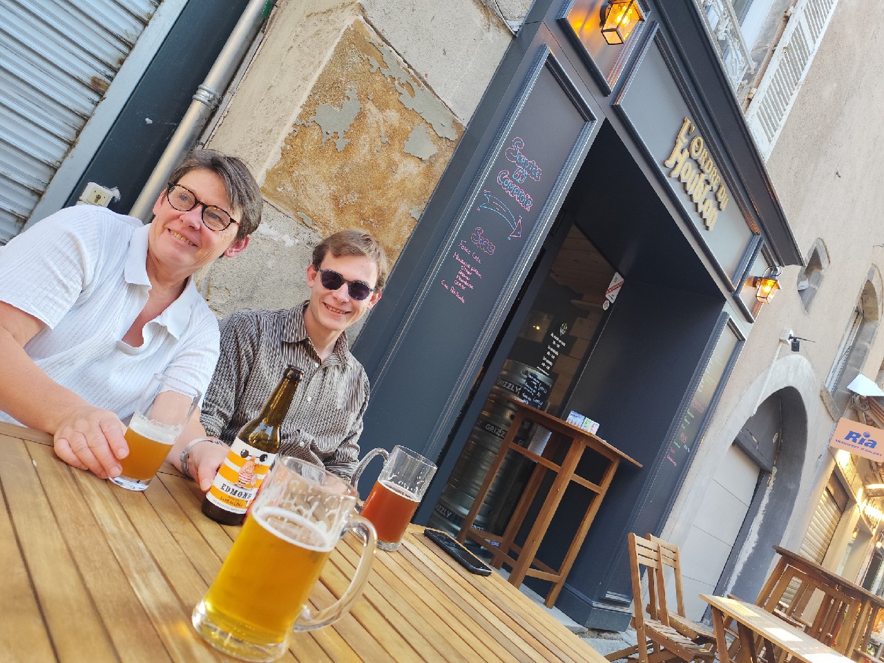 Golden Bridge, Brasserie Grizzly