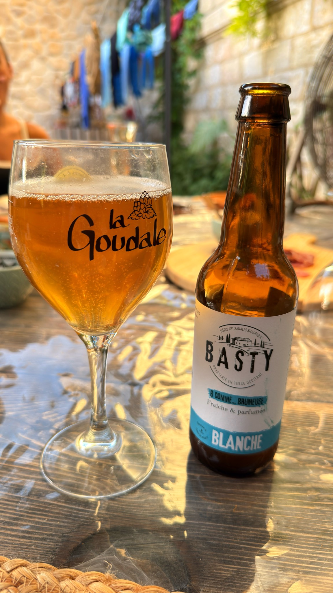 Basty blanche, Basty (Château De Bastet)