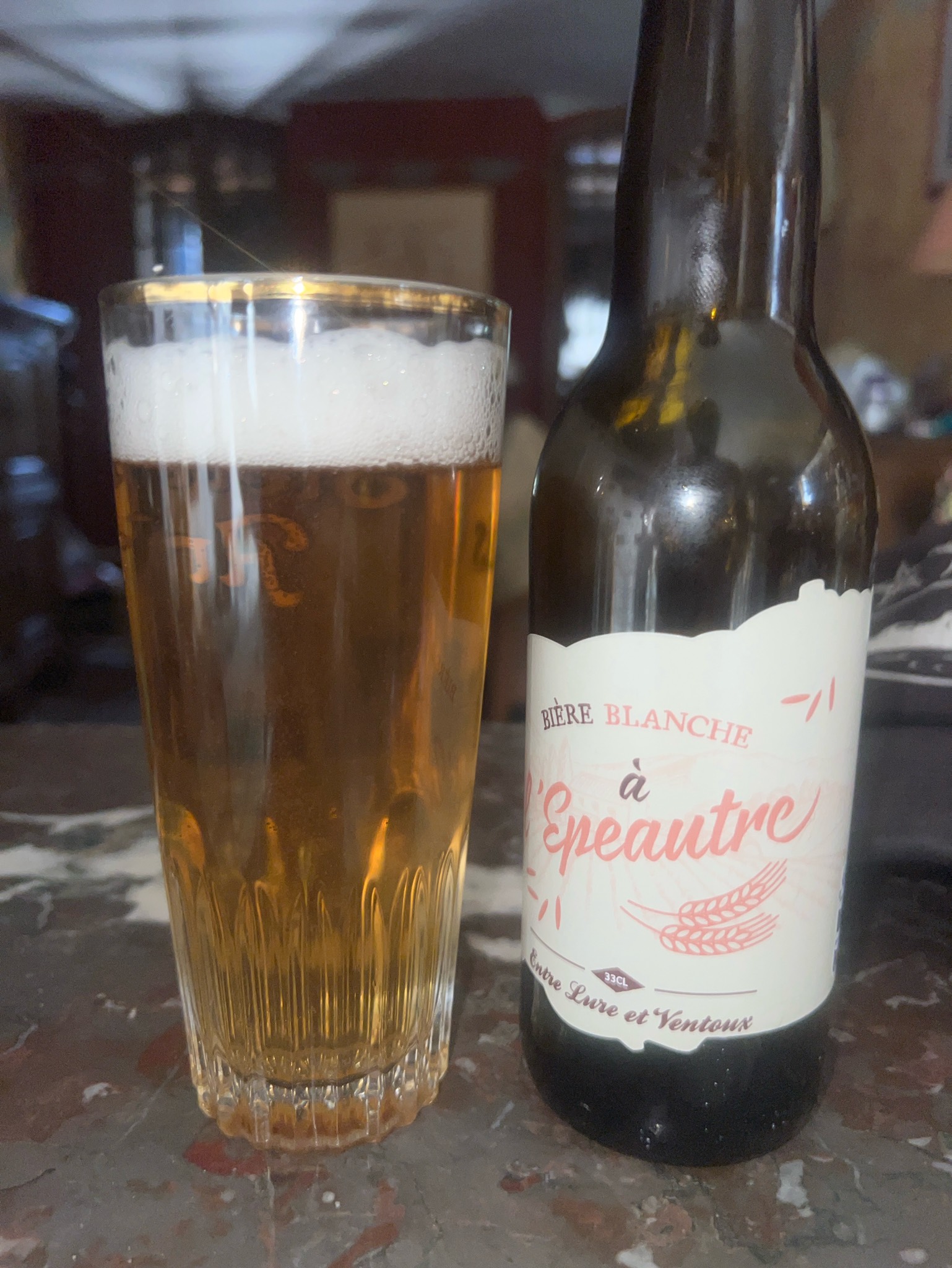 Bière Blanche À L'Épeautre, Entre Lure Et Ventoux - Famille Burcheri