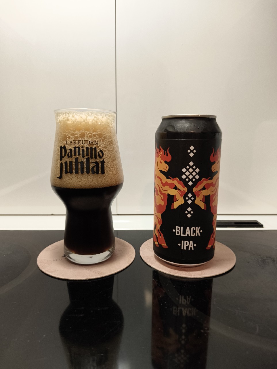 Karkaamme Yli Vuorten, Finland