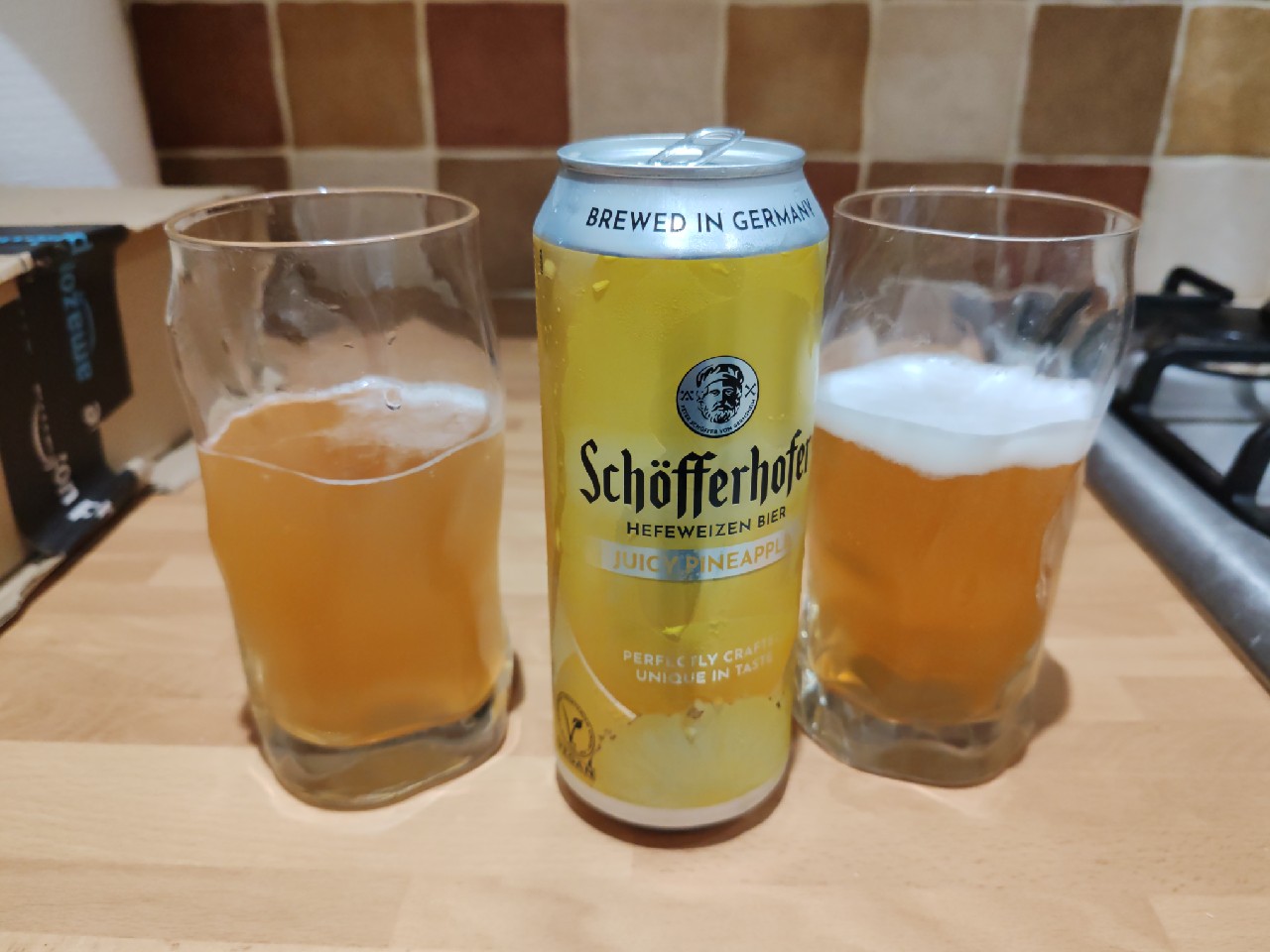 Schöfferhofer Hefeweizen Juicy Pineapple, Schöfferhofer Weizenbier GmbH (Radeberger Gruppe)