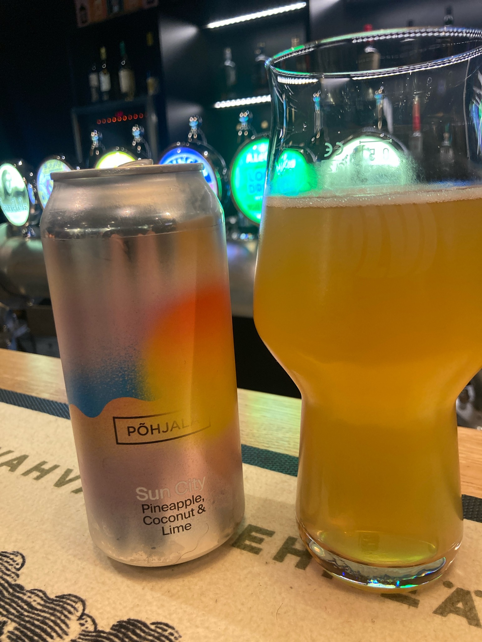 Sun City Pineapple, Coconut & Lime, Estonia