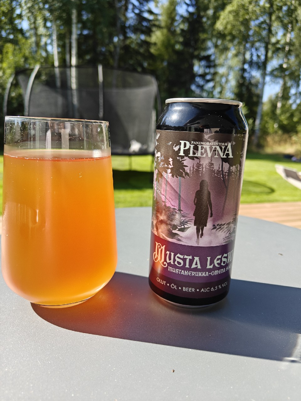 Musta Leski, Finland