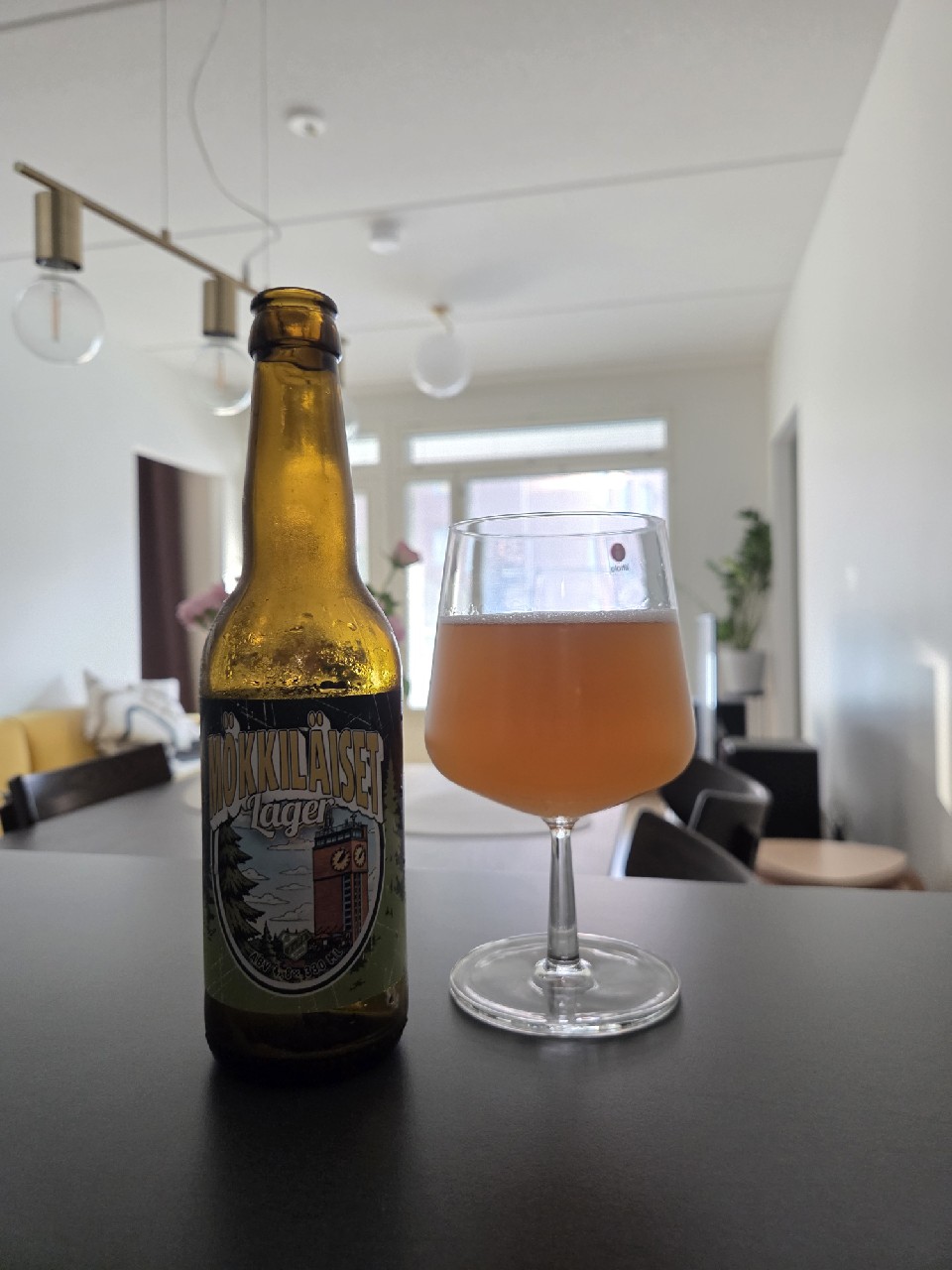 Mökkiläiset lager, Finland