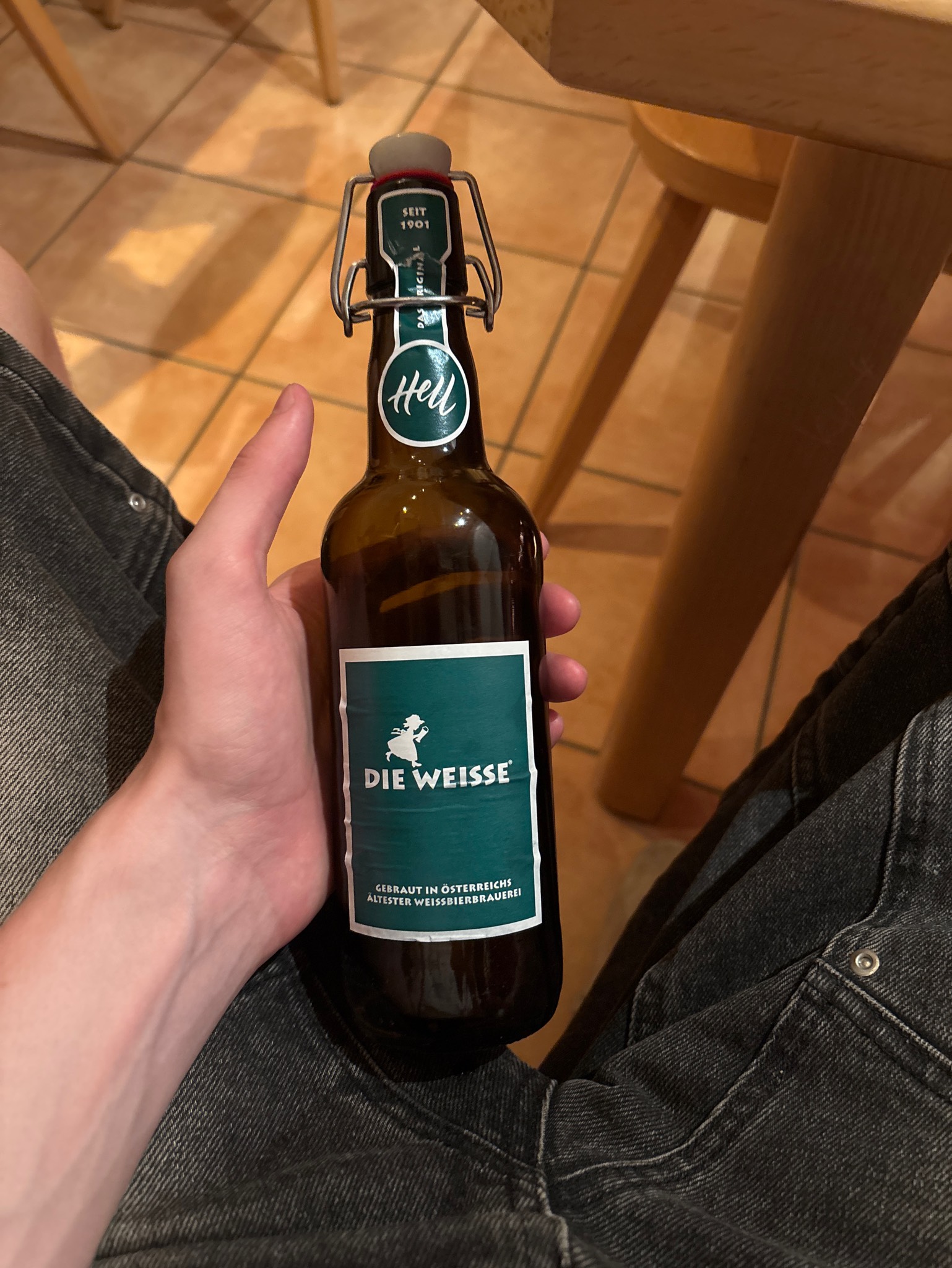 Die Weisse Hell, Salzburger Weissbierbrauerei