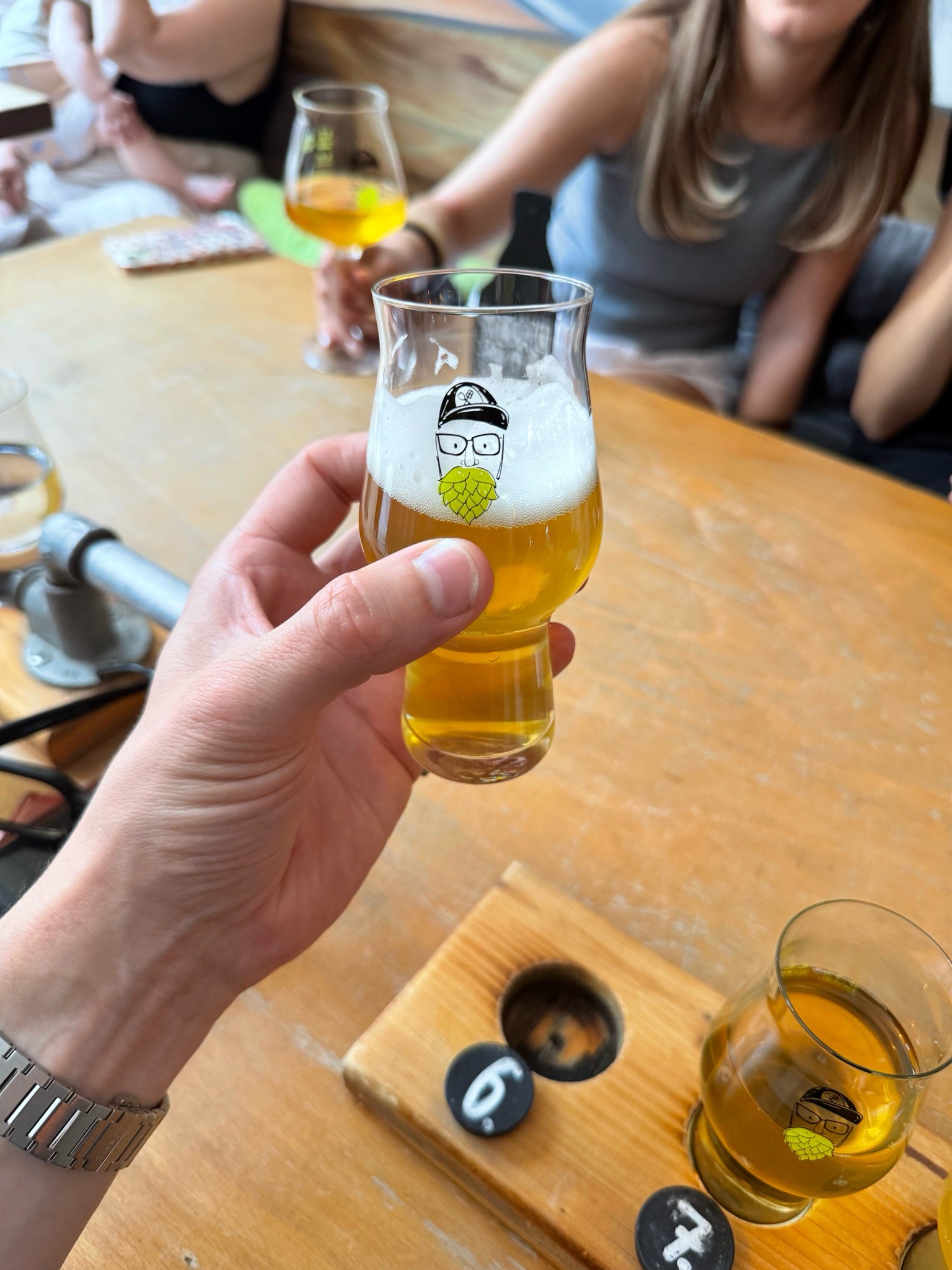Rave New World, Straßenbräu