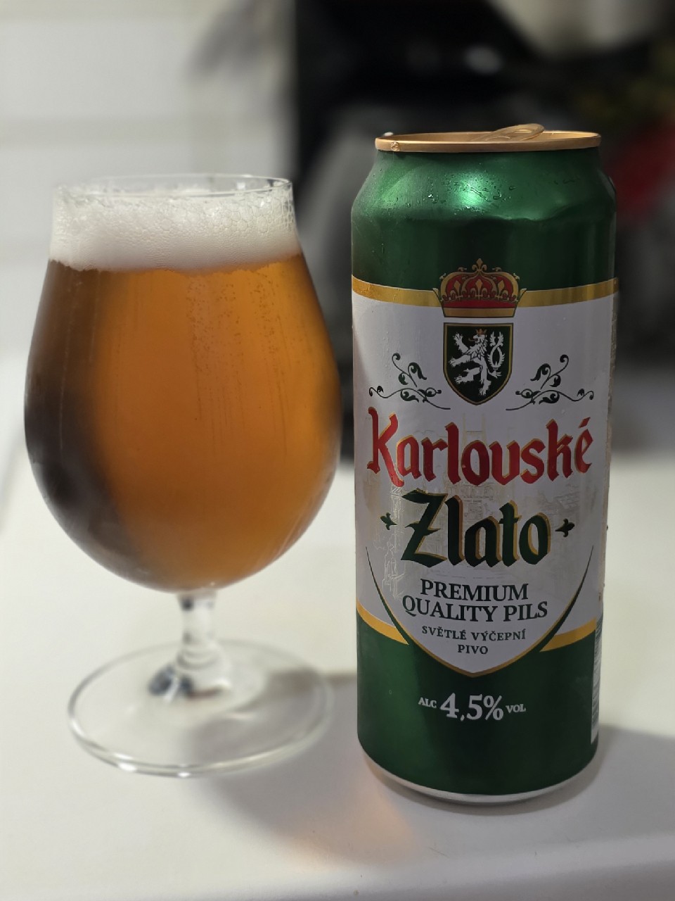 Karlovské Zlato, Estonia