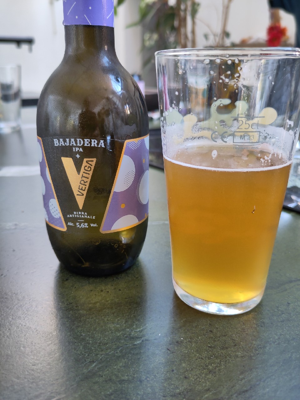 Bajadera, Vertiga