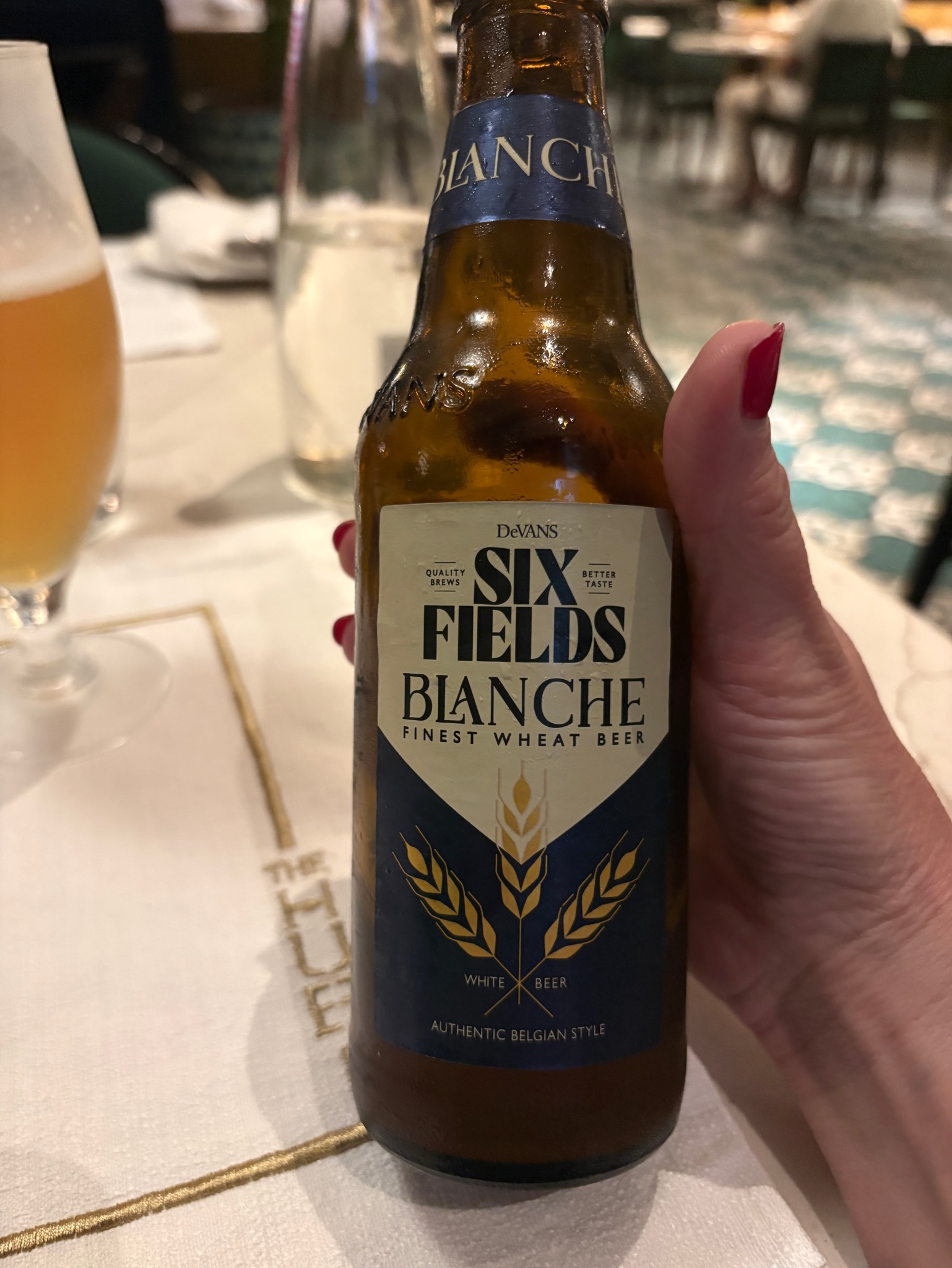 SIX FIELDS BLANCHE, Devans Modern Breweries