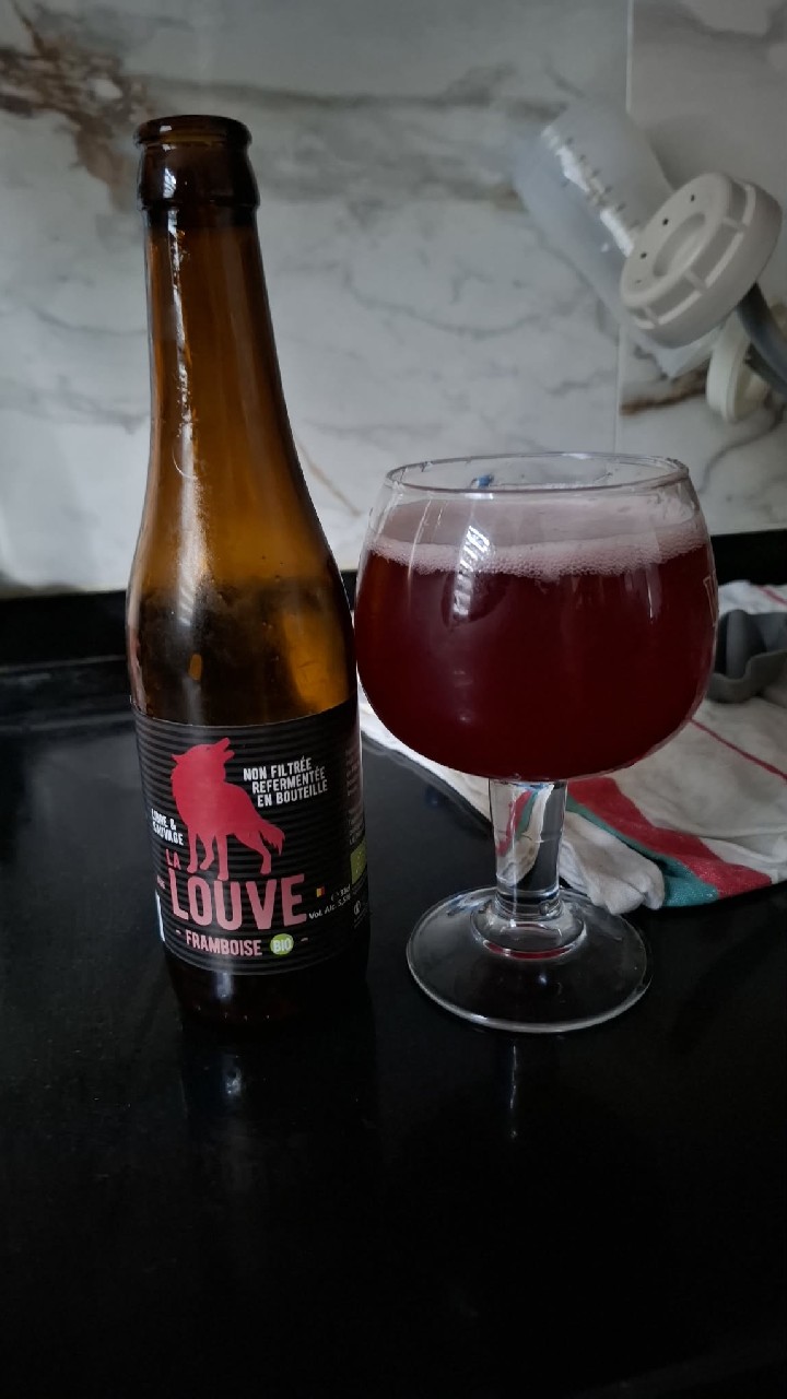 La Louve Framboise, La Ferme Des Loups