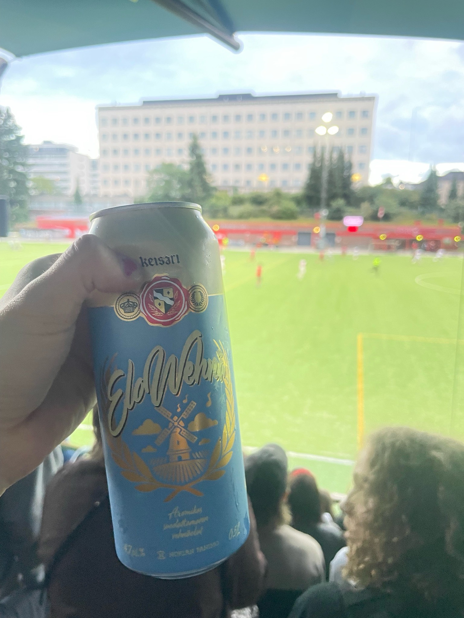 Keisari EloWehnä, Finland