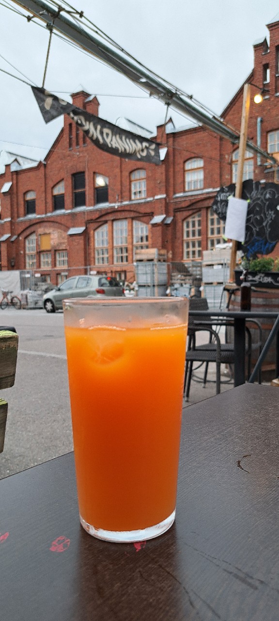 House Long Drink Carrot, Orange & Ginger, Finland