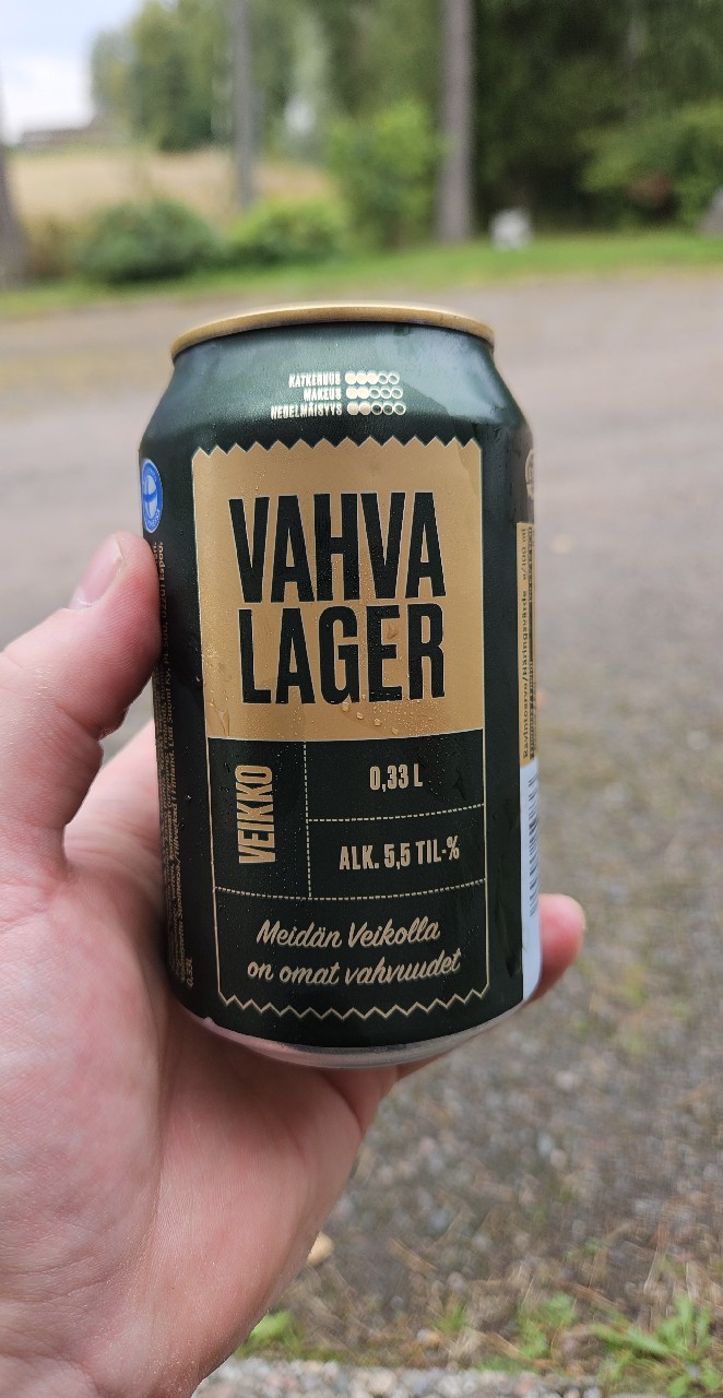 Meidän Veikko Lepää Lagereillaan, Finland