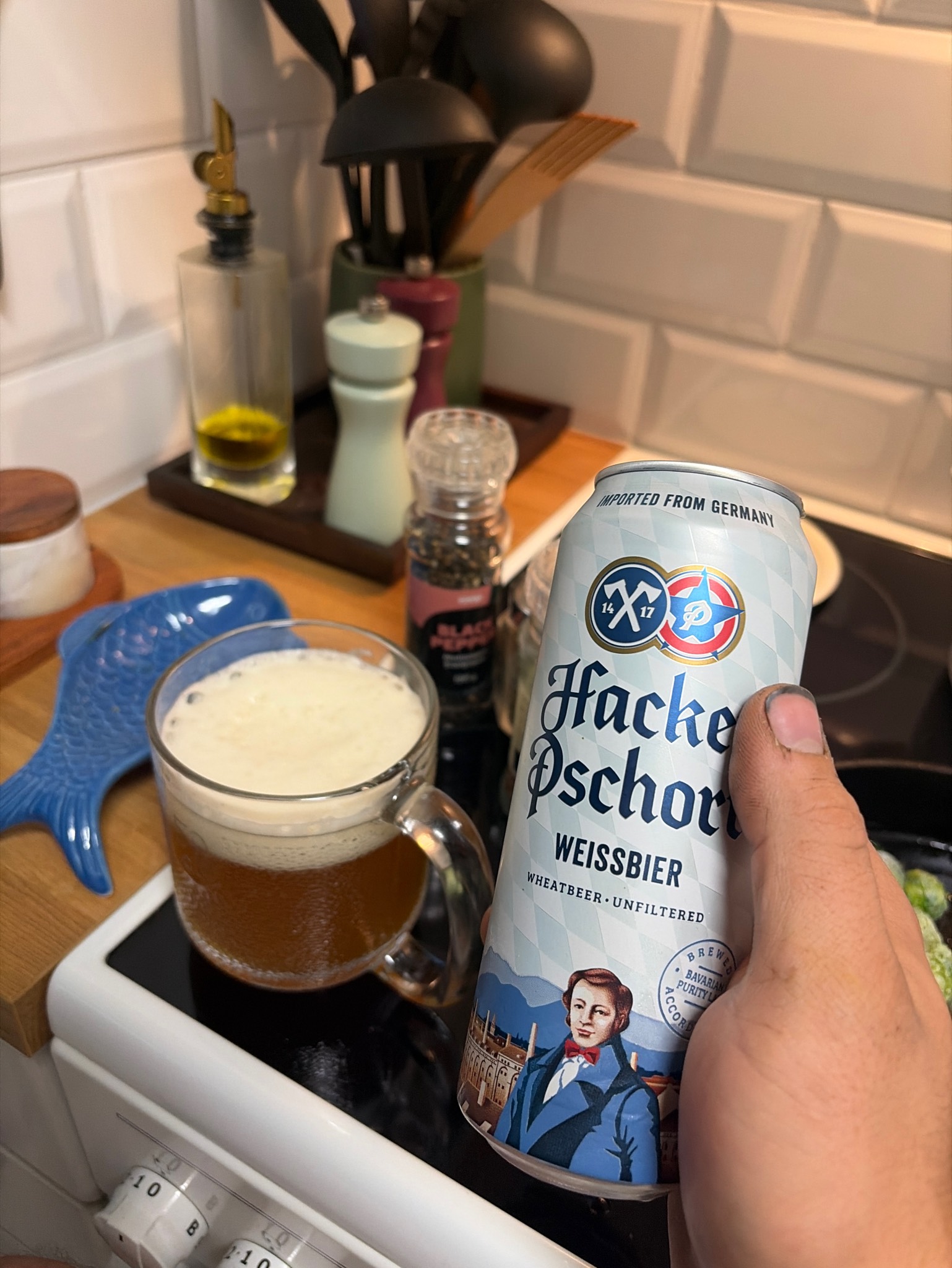 Hacker Pschorr Hefe Weiße / Weissbier, Germany