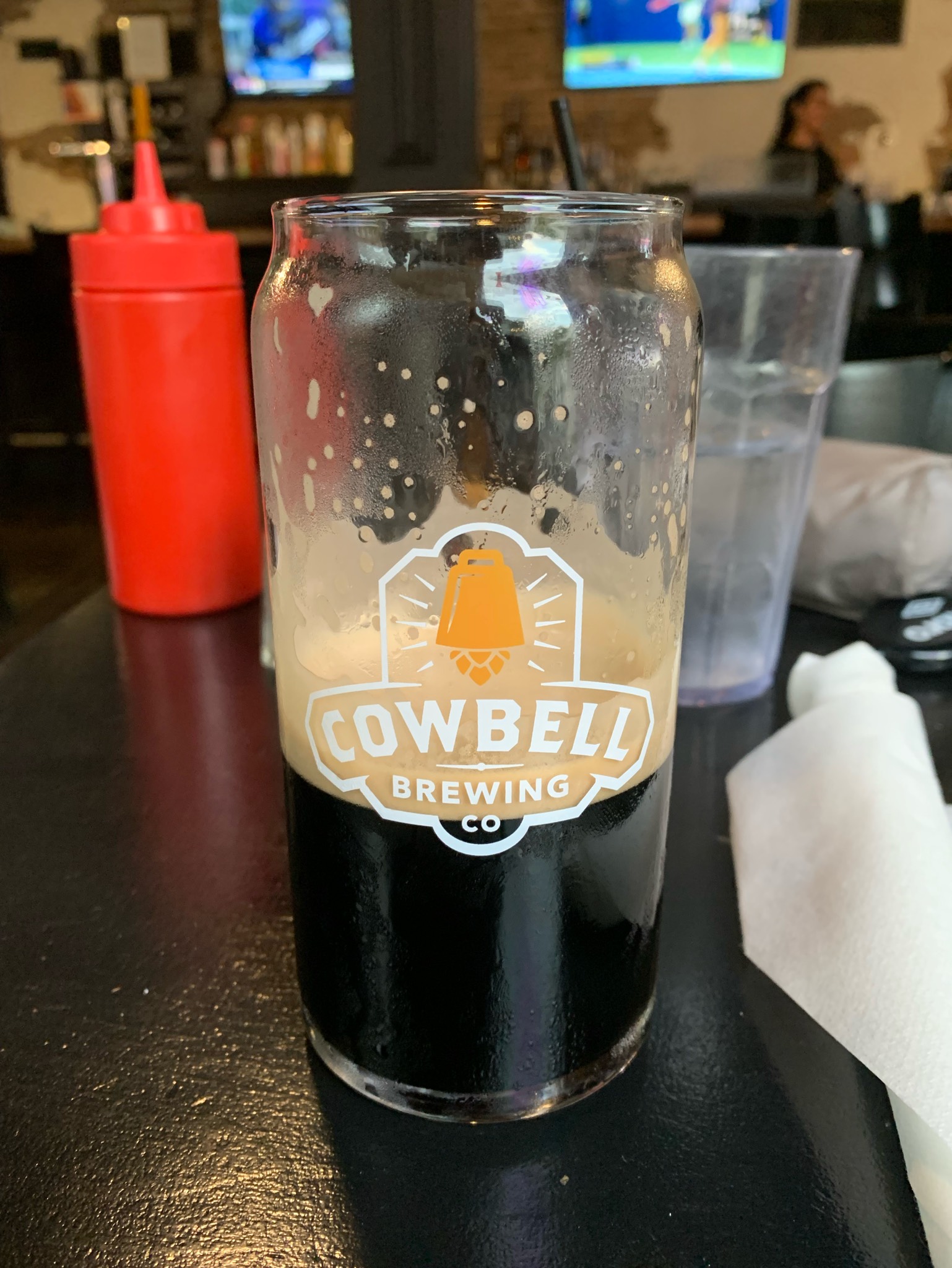 Draught Nitro Stout, Cowbell
