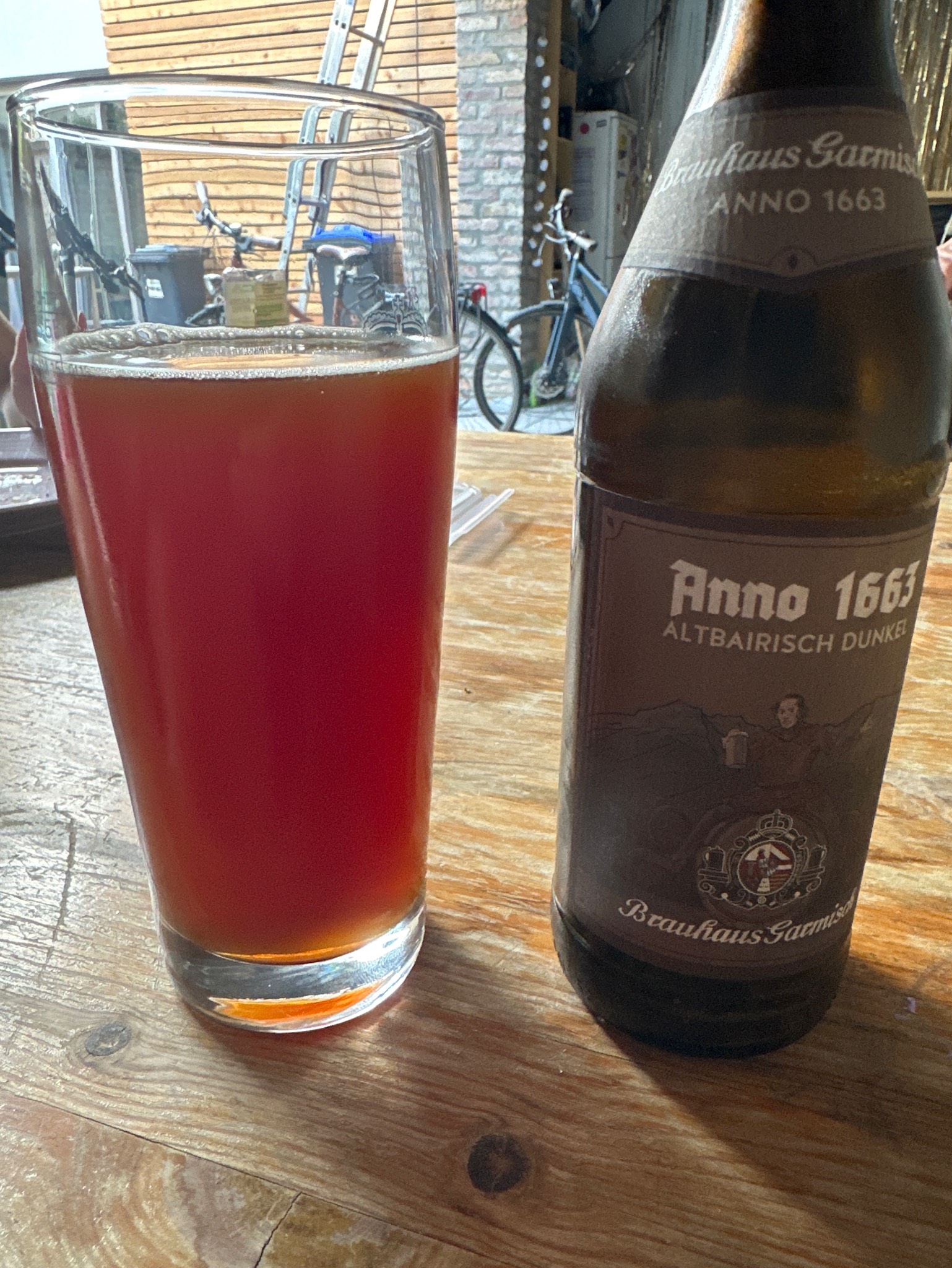 Anno 1663 Altbairisch dunkel, Brauhaus Garmisch