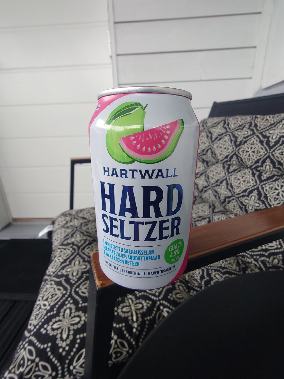 Hard seltzer guava, Finland