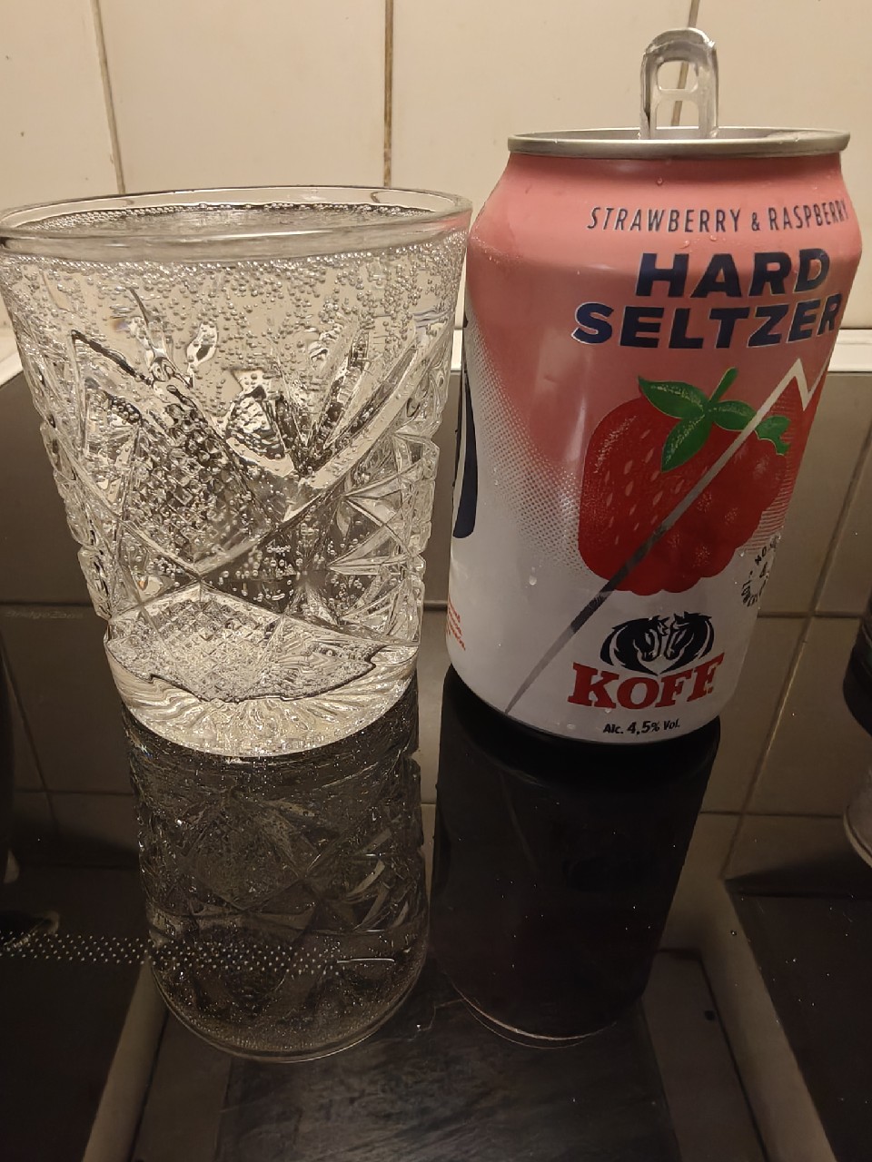 KOFF Hard Seltzer Strawberry-Raspberry, Finland