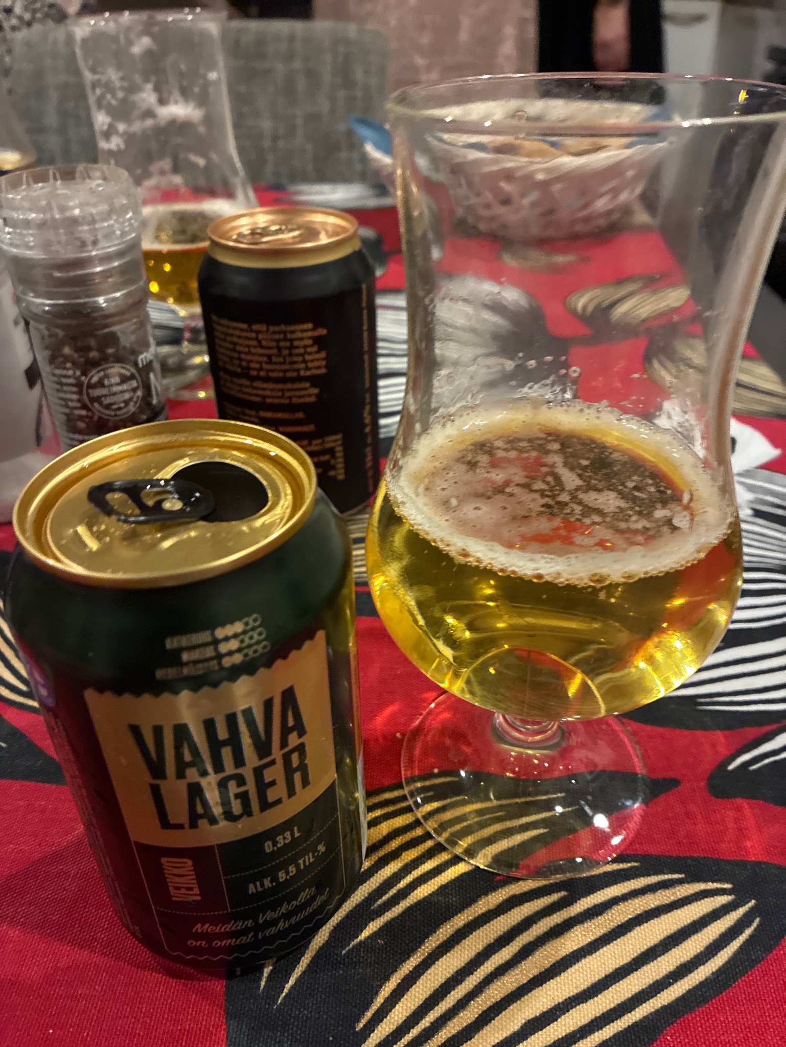 Meidän Veikko Lepää Lagereillaan, Lidl Suomi