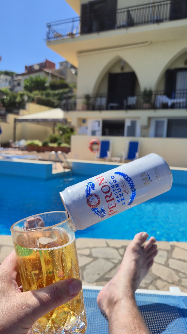 Nastro Azzurro, Italy