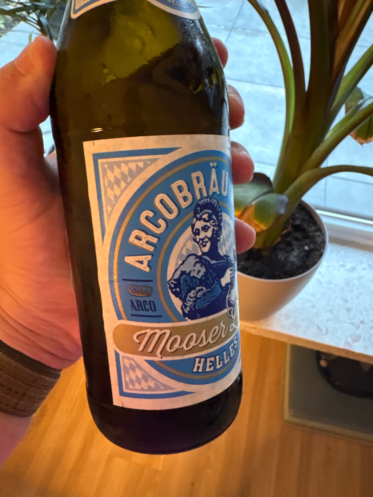 Mooser Liesl Helles, Arcobräu Gräfliches Brauhaus