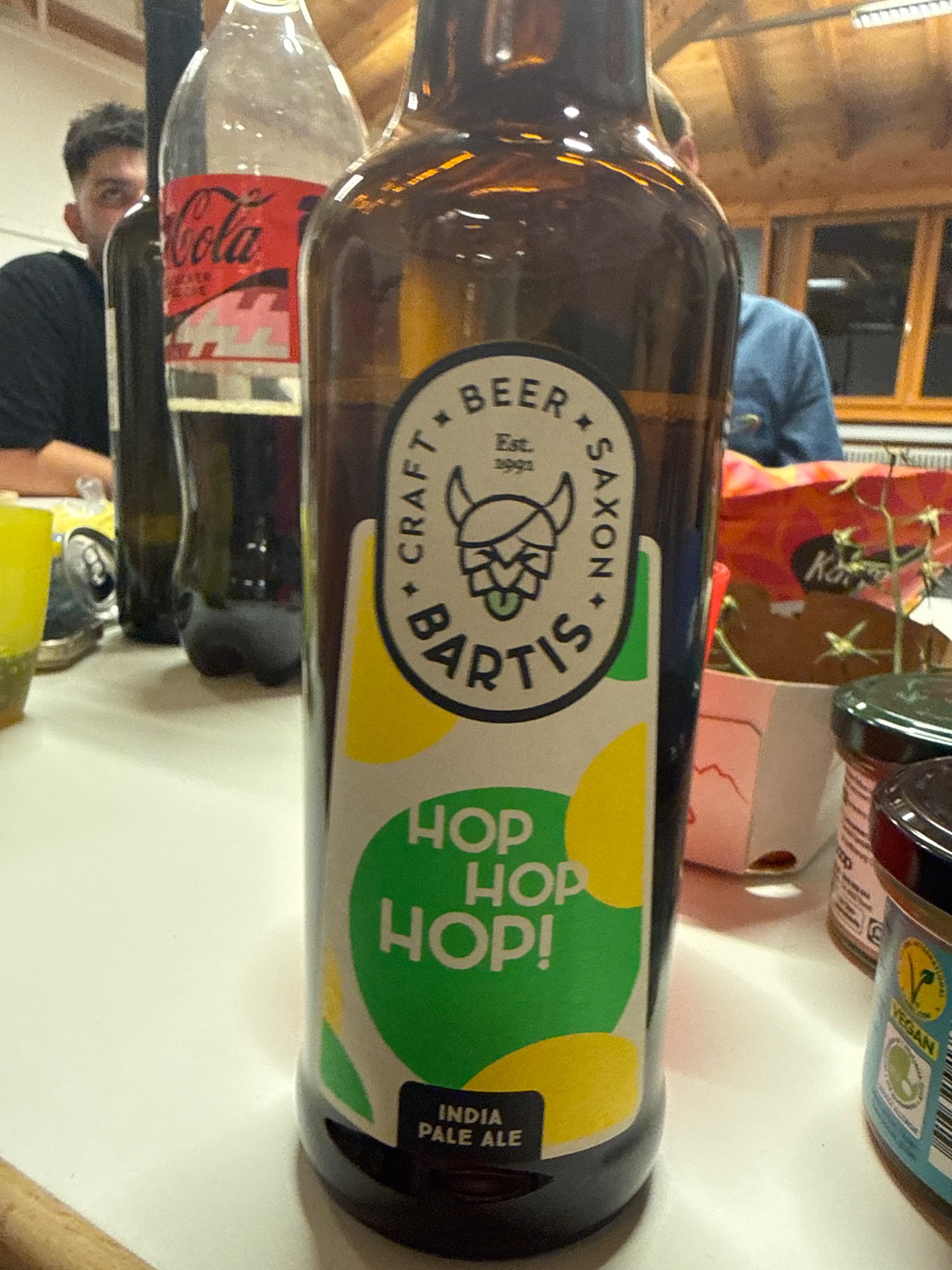 Hop Hop Hop IPA, Bartis
