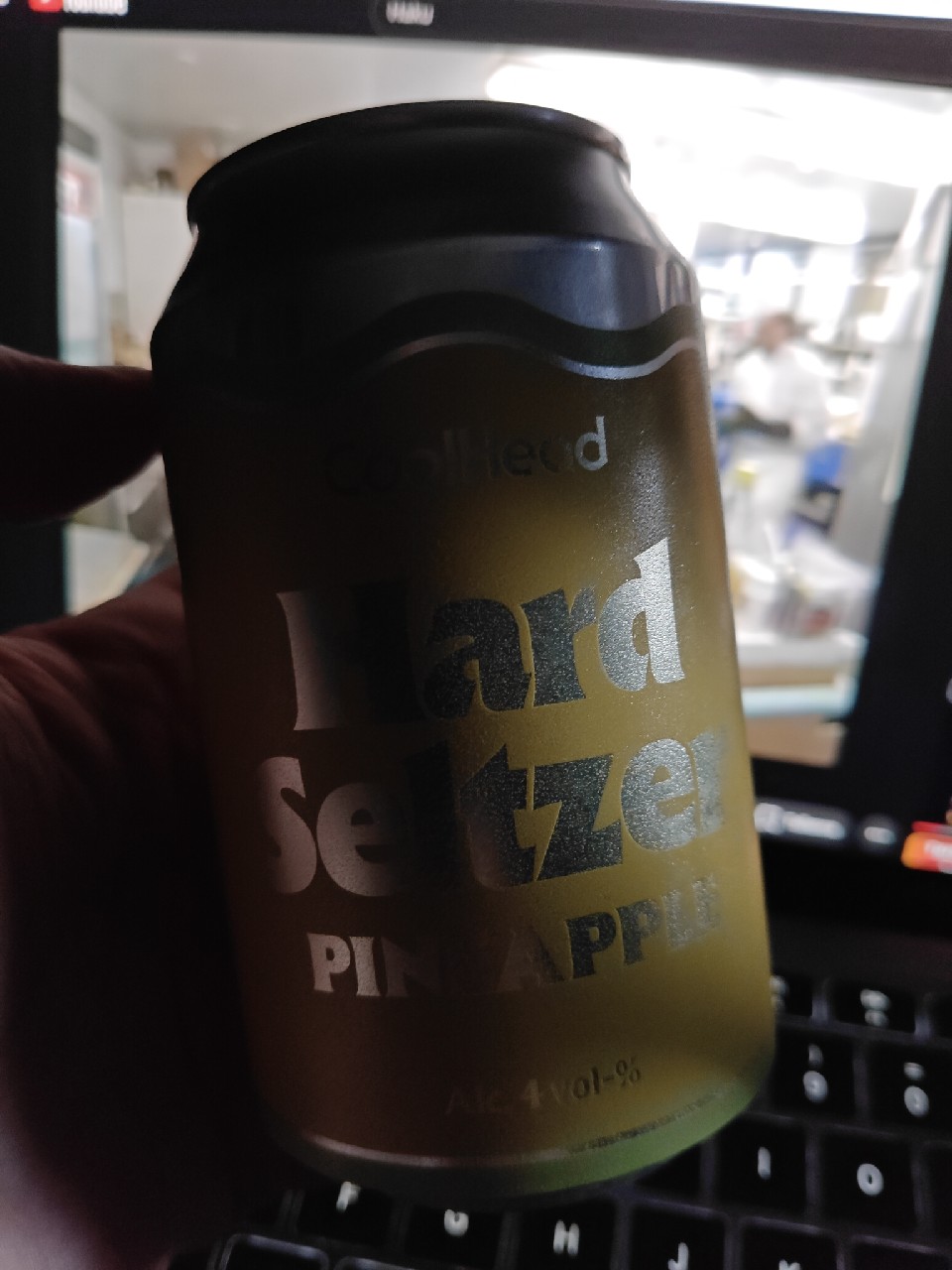 Hard Seltzer Pineapple, CoolHead Brew